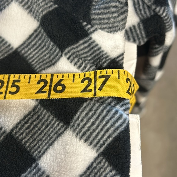 XXL black and white soft flannel button down shirt - Picture 8 of 11